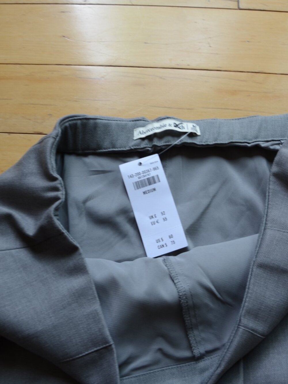 ABERCROMBIE + FITCH Mid Rise Pleated Mini Skort Size M NWT - Picture 7 of 10